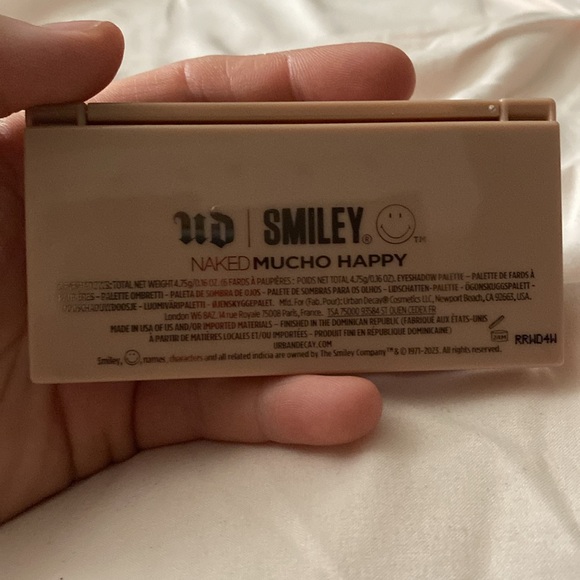 Urban Decay Eyeshadow Naked Mucho Happy - Picture 5 of 6